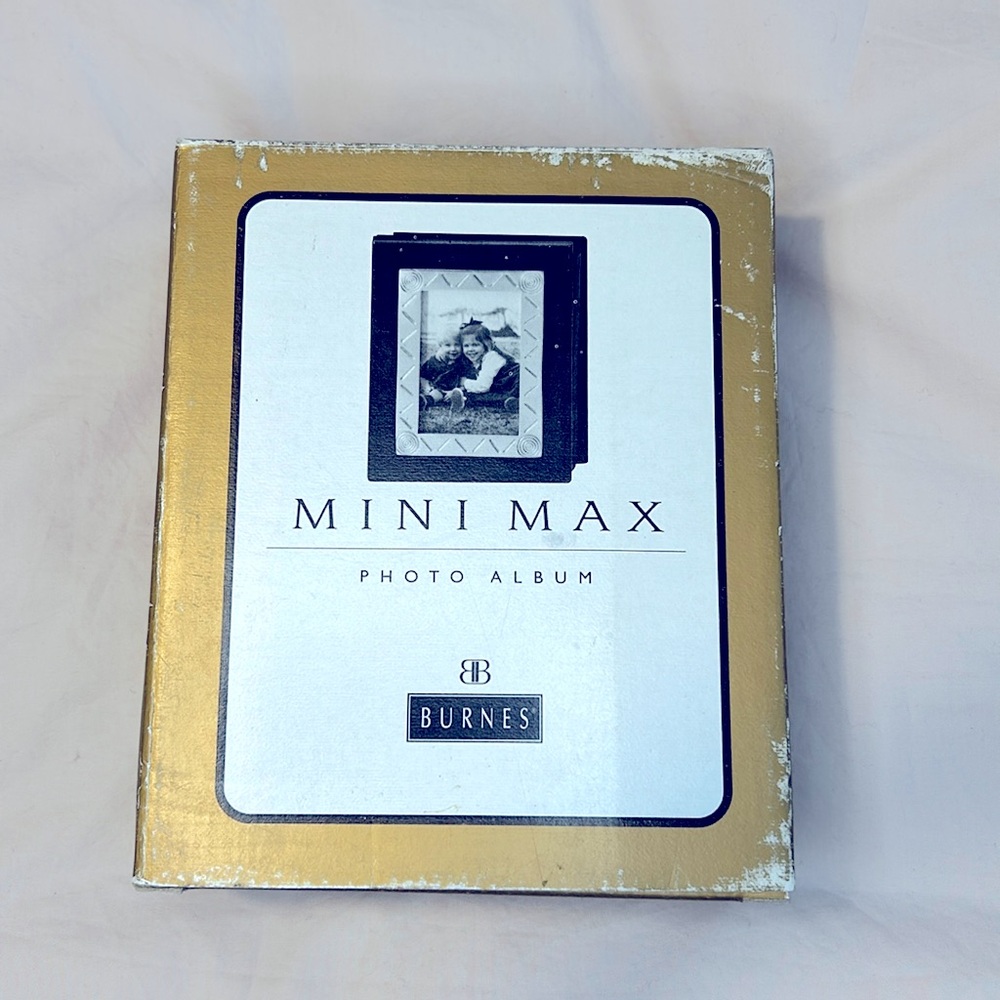 Burnes Mini Max Photo Album 4X6 NWT